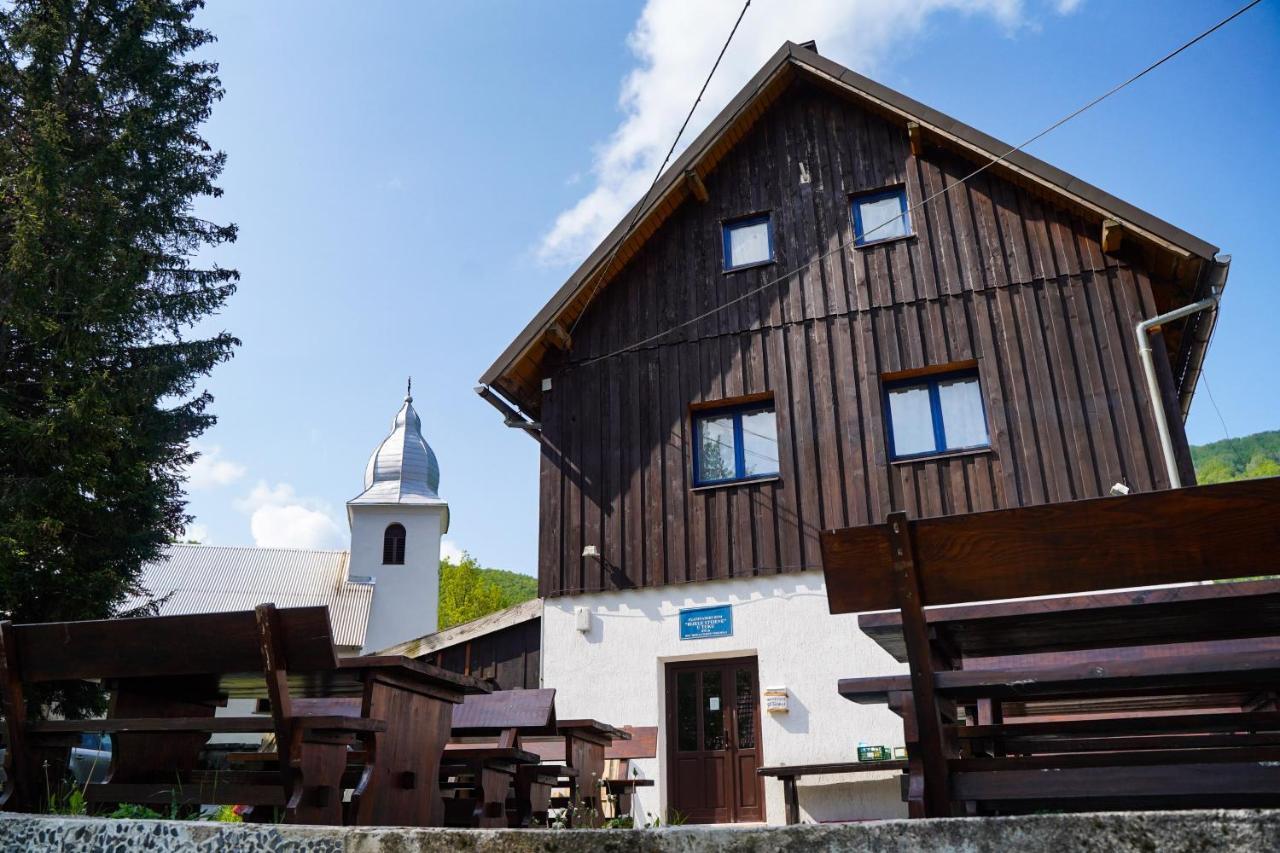 Planinarski Dom "Bijele Stijene" Mountain Lodge Tuk Vojni Ngoại thất bức ảnh